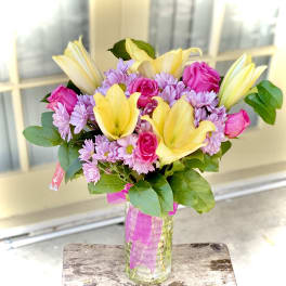 Yellow Lily & Pink Rose Spring Bouquet