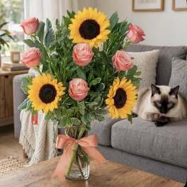 Luxury Kahala Peach Rose & Sunflower Bouquet | Cat Lover’s Collection | Same-Day Orange County Flower Delivery