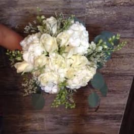 white wedding bouquet