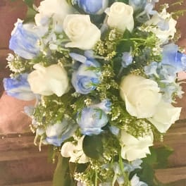 Cascading rose bouquet