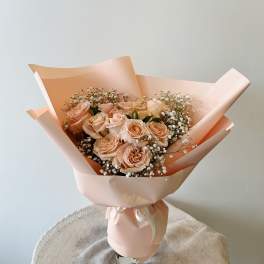 1 Dozen Peach Rose Hand Bouquet (Vase not included)