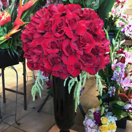 Centerpiece on top of a beautiful vase