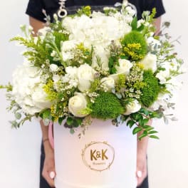 XL hat box arrangement white