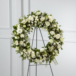 The FTD Splendor Wreath
