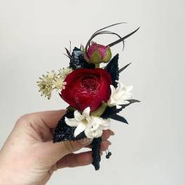 Red & White Mixed Boutonniere