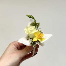 Yellow & White Mixed Boutonniere