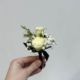 Black & White Mixed Boutonniere