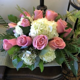 Pink roses and hydrangeas
