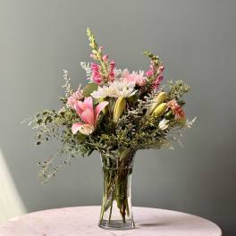 Lovely lily bouquet