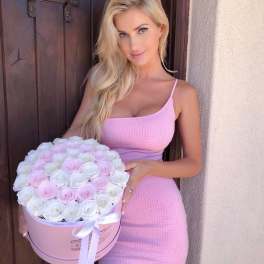 40 Everlasting Roses Signature Box