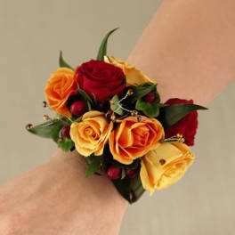 FTD Sweet Sunshine Wristlet