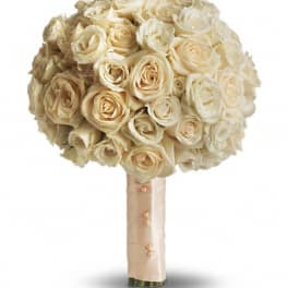 Cream rose bouquet with a wrapped handle