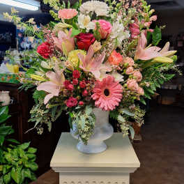 Pink remembrance urn