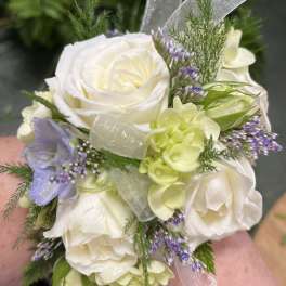 wrist corsage