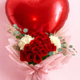 Red rose bouquet with a heart-shaped red balloon