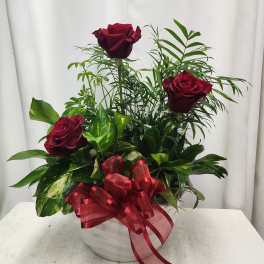 Dish Garden with Red Roses