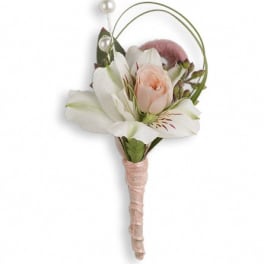 Small white and blush floral boutonniere with pearl accents