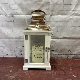 Memory becomes a treasure lantern