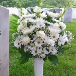 IN LOVING MEMORY ARRANGMENT IN WHITE [TT-ANC9]
