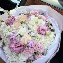 Blush Cloud Luxury Bouquet