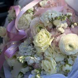 Soft Ivory Garden Bouquet