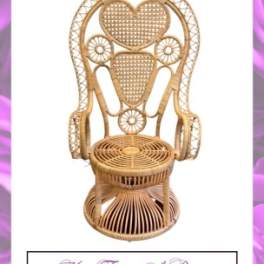 Wicker peacock chair with a heart-shaped backrest