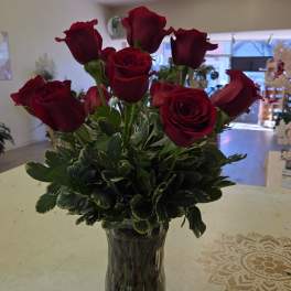 Classic red rose dozen