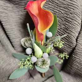 Boutonniere - Custom colors can be requested