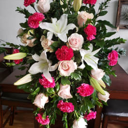 Serene Pink Easel Spray