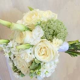 Designers Mix Elegant Bridal Bouquet