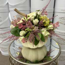 White Pumpkin Signature flowers III