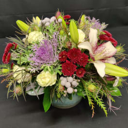 Moody lily potted centerpiece