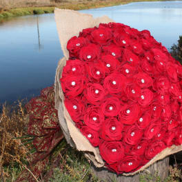 Grand Red Love by D'Lily's Flowers