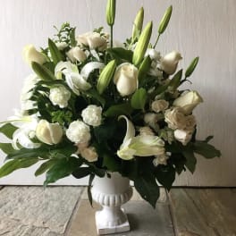 #47 CLASSIC WHITE BEAUTY BOUQUET