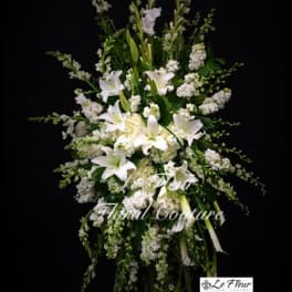White Tribute Spray