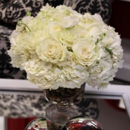 Chic white Garden Roses