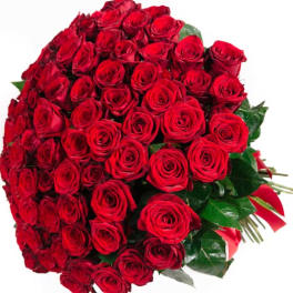 Large bouquet of red roses with green foliage