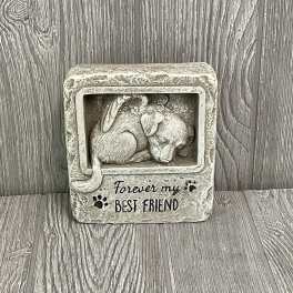 Stone-look plaque with a sleeping dog and the words "Forever my BEST FRIEND"