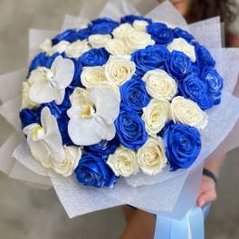 Bouquet of blue and white roses with white orchids