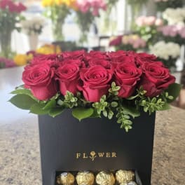 Lovely roses in Box with Chocolates (RED ROSES)