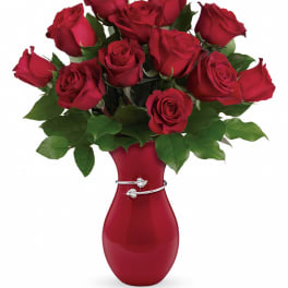 Teleflora's Gift From The Heart Bouquet PM