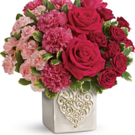 Teleflora's Swirling Heart Bouquet PM