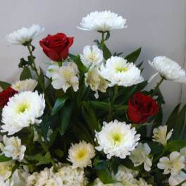 Bouquet of red roses and white chrysanthemums with white alstroemeria