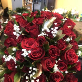 Bouquet of red roses with white baby's breath
