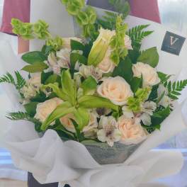 Deluxe White and Green bouquet