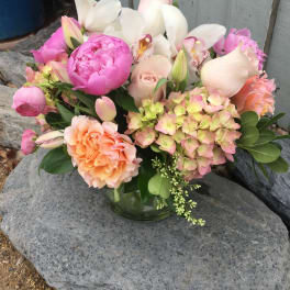 Pink and white mixed bouquet in a glass vase