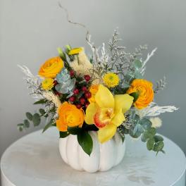 Ceramic Pumpkin With Fresh Flowers - small/white Fall colors ™