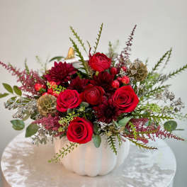 Ceramic Pumpkin with fall flowers/ red flowers ™