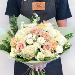Large Bouquet Peach and White