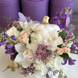 Ceramic Pumpkin With Fresh Flowers ™